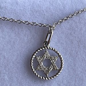 Beautiful 14K white gold chain with Star of David pendant